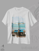 تیشرت سفید طرح دار ساحل پوزیتانو شماره چهار روی فیلم اثر بثانی یانگ | فروشگاه ایماژ