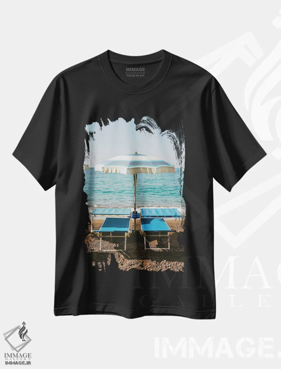 تیشرت مشکی طرح دار ساحل پوزیتانو شماره چهار روی فیلم اثر بثانی یانگ | immage.ir