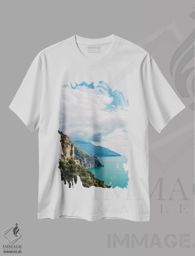 تیشرت سفید طرح دار جاده ساحلی آمالفی شماره شانزده، مدیوم اثر بثانی یانگ | فروشگاه ایماژ