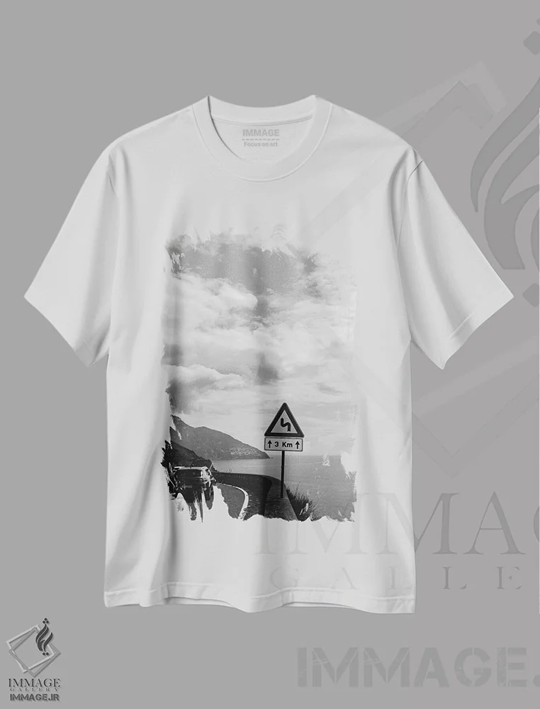 تیشرت سفید طرح دار جاده ساحلی آمالفی شماره بیست و دو، عکاسی سیاه و سفید اثر بثانی یانگ | فروشگاه ایماژ