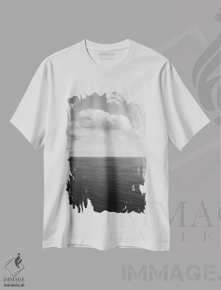 تیشرت سفید طرح دار منظرهٔ اقیانوس ساحل آمالفی شماره هشت، عکاسی سیاه و سفید اثر بثانی یانگ | immage.ir