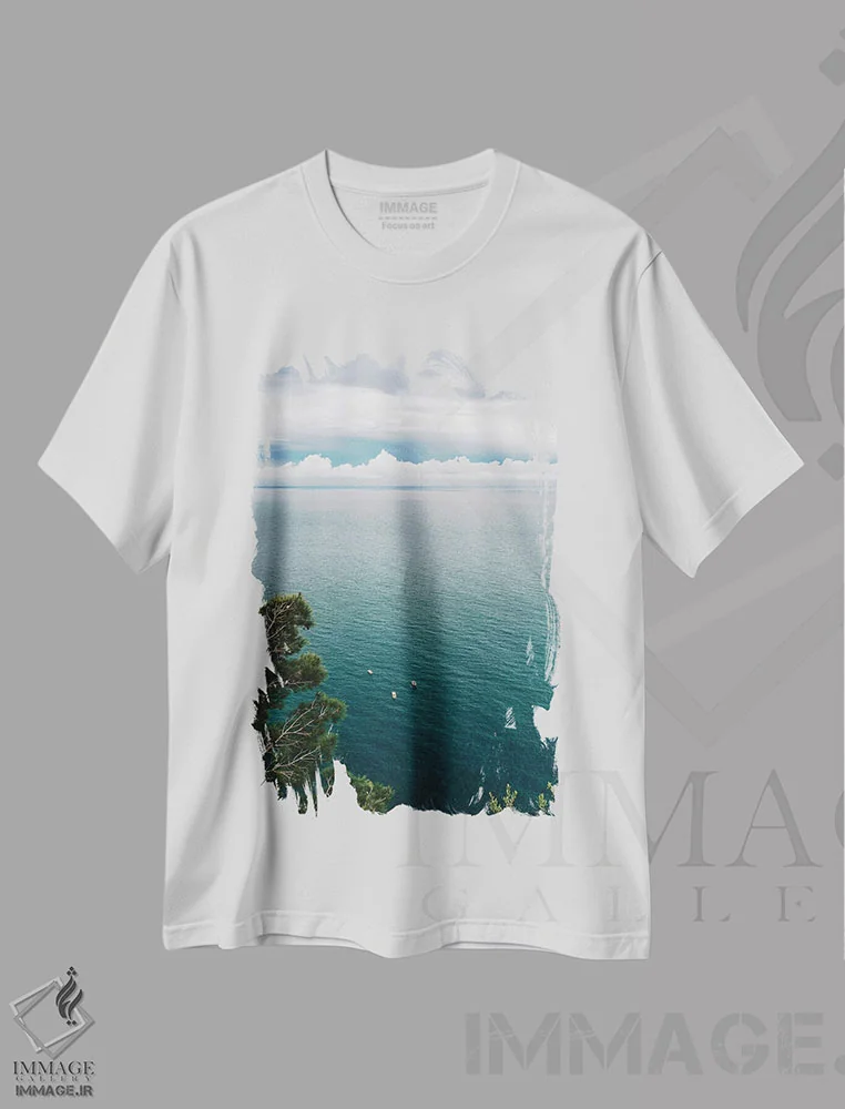 تیشرت سفید طرح دار رانندگی طوفانی در ساحل آمالفی پنج، مدیوم اثر بثانی یانگ | immage.ir
