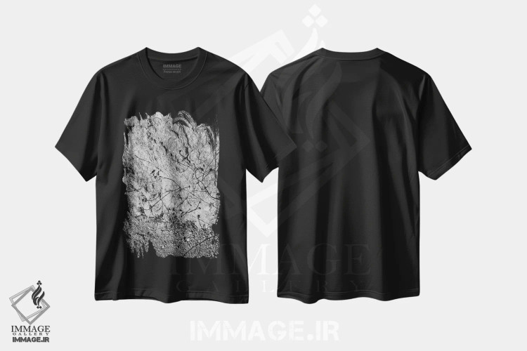 تیشرت مشکی طرح دار گل های وحشی بیگ سور پنج، عکاسی سیاه و سفید اثر بثانی یانگ | فروشگاه ایماژ