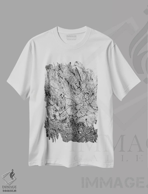 تیشرت سفید طرح دار گل های وحشی بیگ سور پنج، عکاسی سیاه و سفید اثر بثانی یانگ | immage.ir