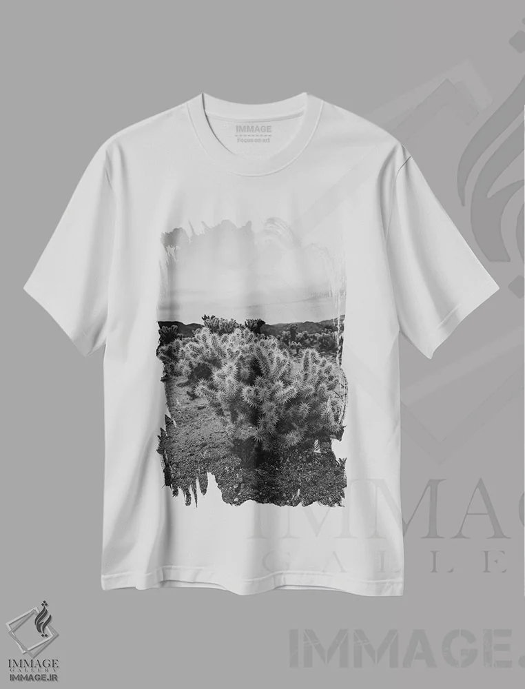 تیشرت سفید طرح دار باغ کاکتوس چولا نُه، عکاسی سیاه و سفید اثر بثانی یانگ | فروشگاه ایماژ