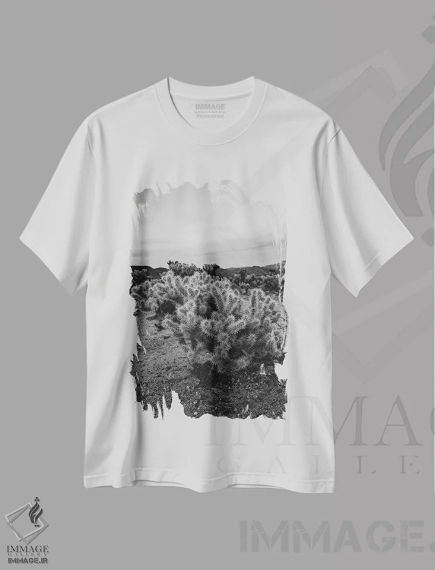تیشرت سفید طرح دار باغ کاکتوس چولا نُه، عکاسی سیاه و سفید اثر بثانی یانگ | فروشگاه ایماژ