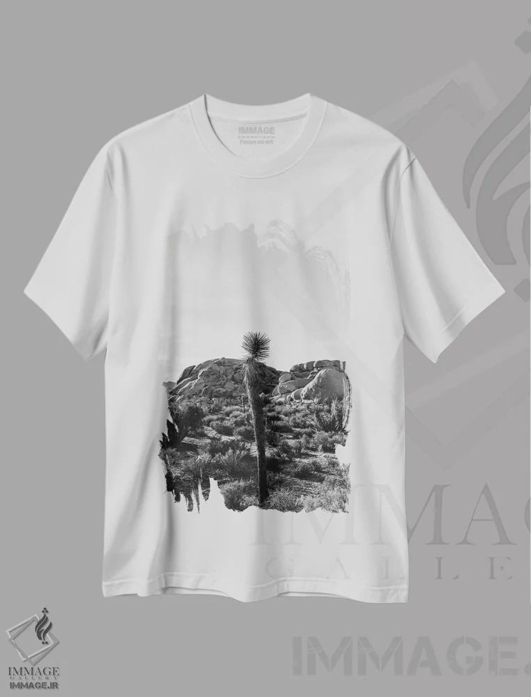تیشرت سفید طرح دار پارک ملی جاشوا تری هجده، عکاسی سیاه و سفید اثر بثانی یانگ | immage.ir