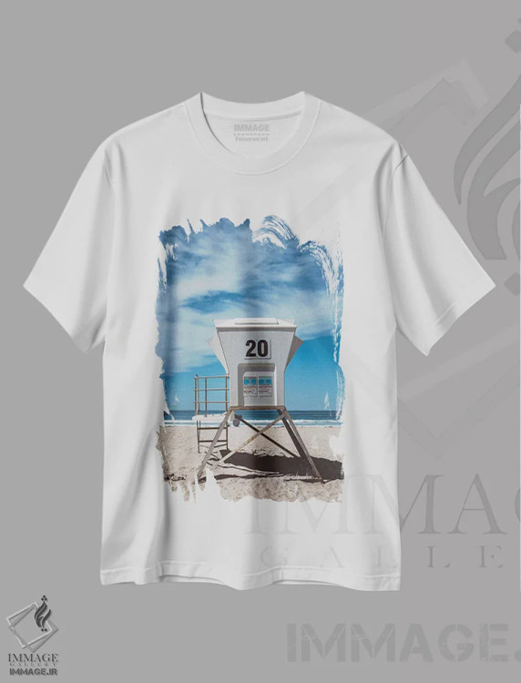 تیشرت سفید طرح دار روز ساحل کالیفرنیا، مدیوم اثر بثانی یانگ | immage.ir