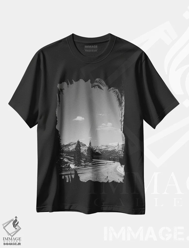 تیشرت مشکی طرح دار سفر جاده ای یوسیمیتی، عکاسی سیاه و سفید اثر بثانی یانگ | immage.ir