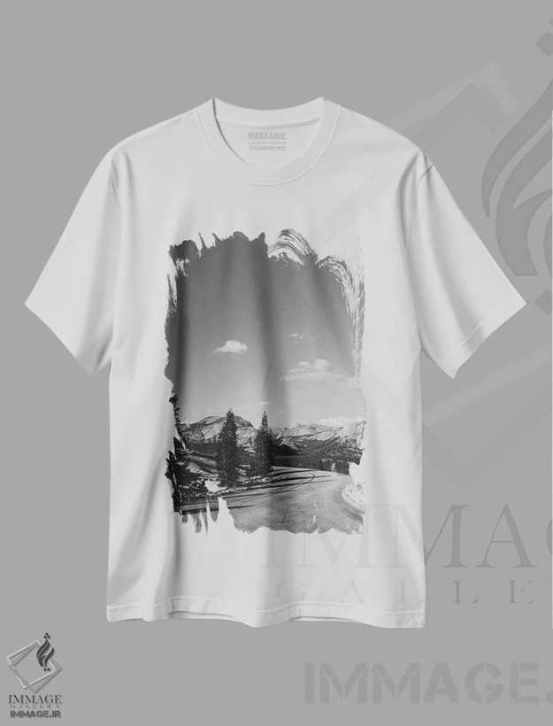 تیشرت سفید طرح دار سفر جاده ای یوسیمیتی، عکاسی سیاه و سفید اثر بثانی یانگ | فروشگاه ایماژ