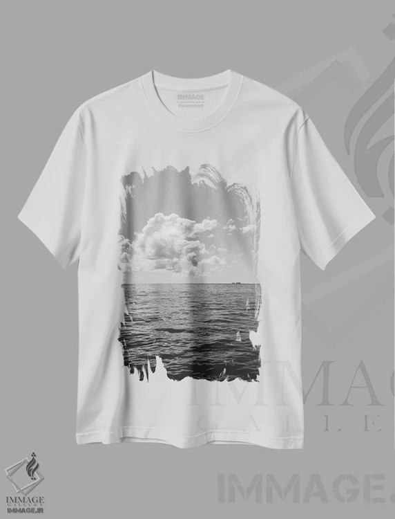 تیشرت سفید طرح دار نمای اقیانوس سیاه و سفید ۲، عکاسی سیاه و سفید اثر بثانی یانگ | فروشگاه ایماژ