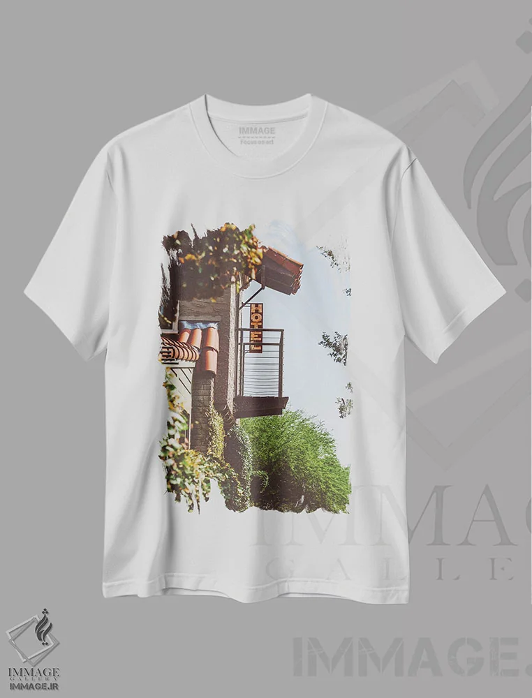 تیشرت سفید طرح دار هتل آستین، مدیوم اثر بثانی یانگ | immage.ir