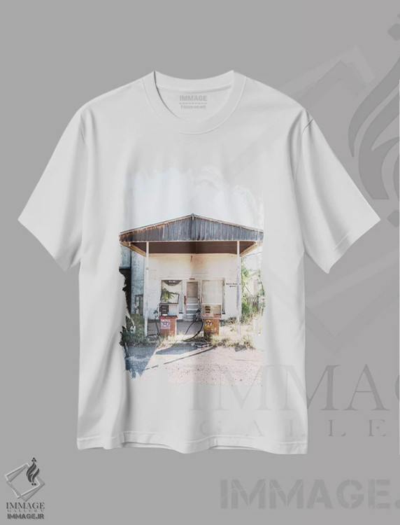 تیشرت سفید طرح دار ایستگاه غرب تگزاس، مدیوم اثر بثانی یانگ | immage.ir
