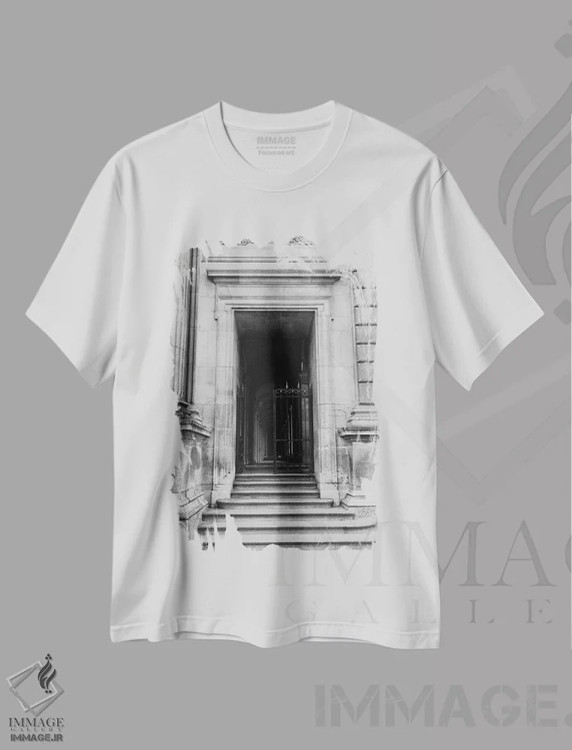 تیشرت سفید طرح دار لوور ۷، عکاسی سیاه و سفید اثر بثانی یانگ | immage.ir