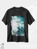 تیشرت مشکی طرح دار آب ساحل آمالفی ۱۵، مدیوم اثر بثانی یانگ | فروشگاه ایماژ