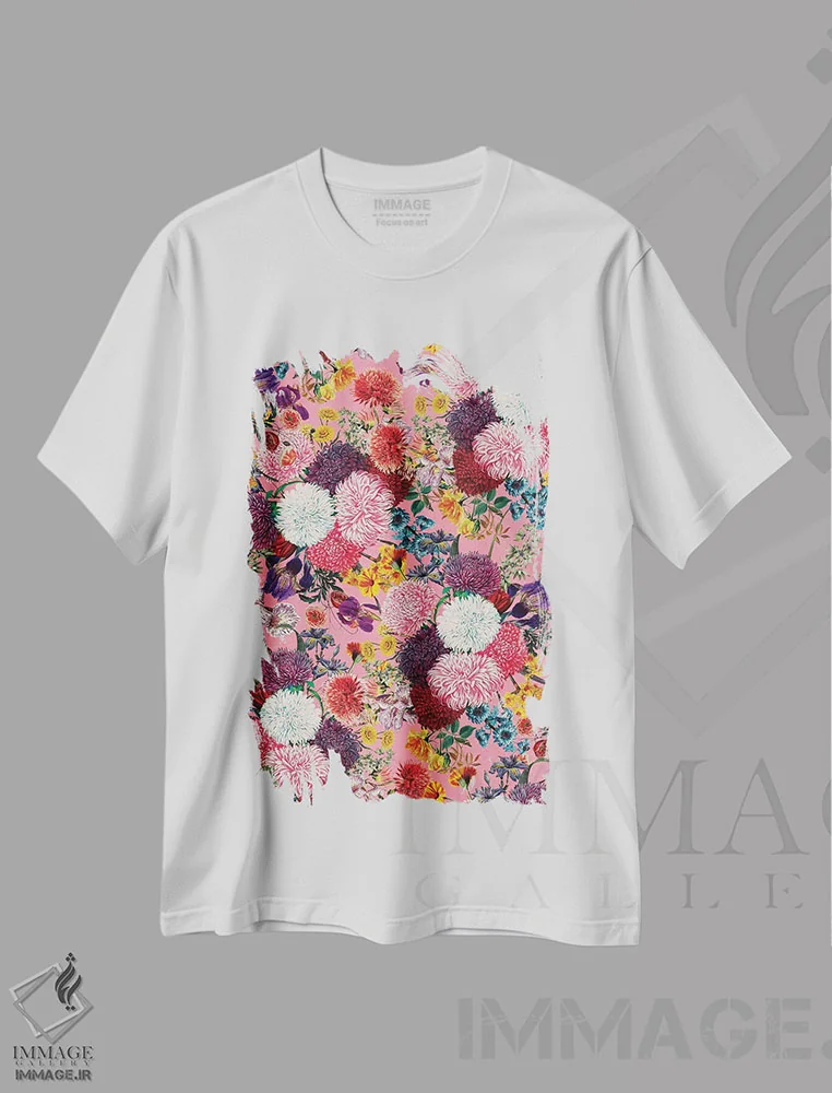 تیشرت سفید طرح دار طرح گل صورتی، دکور بوهمی اثر برجو کورکماز یورک | immage.ir