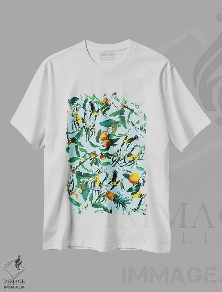 تیشرت سفید طرح دار طرح میوه و پرندگان، تزئینی اثر برجو کورکماز یورک | immage.ir