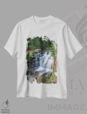 تیشرت سفید طرح دار آبشارهای جویبار پرتو آفتاب، مدیوم اثر برایان ولف | immage.ir