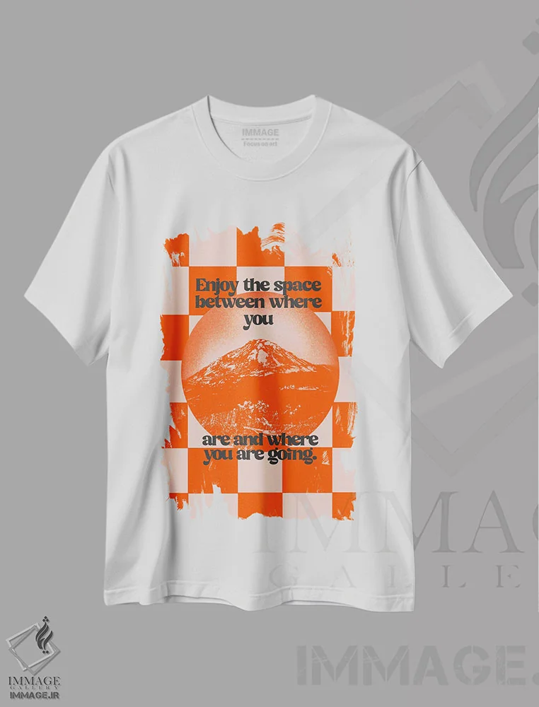تیشرت سفید طرح دار از فضا لذت ببر، تزئینی اثر بست ورلد اثر سیرا کیلن | immage.ir