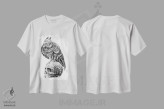 تیشرت سفید طرح دار جمجمه با دم قرمز، نقاشی و تصویرگری سیاه و سفید اثر بیوورکز | immage.ir