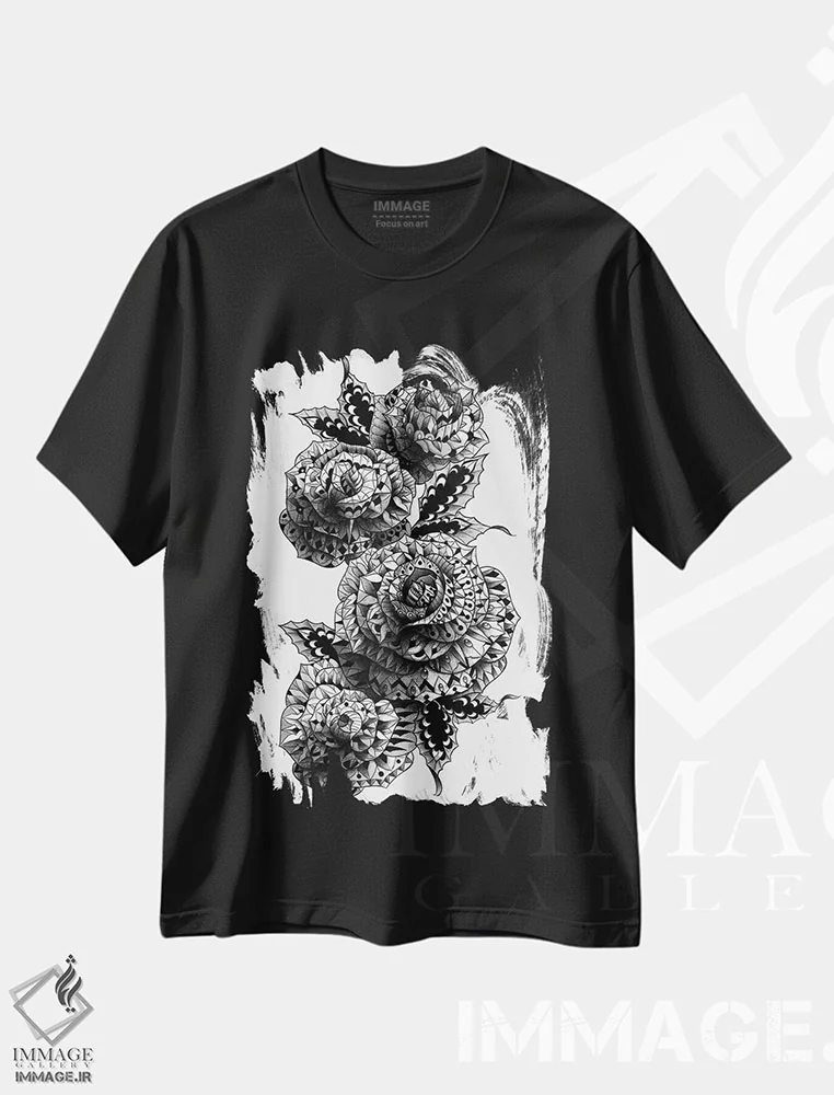 تیشرت مشکی طرح دار چهار گل رز، نقاشی و تصویرگری سیاه و سفید اثر بیوورکز | immage.ir