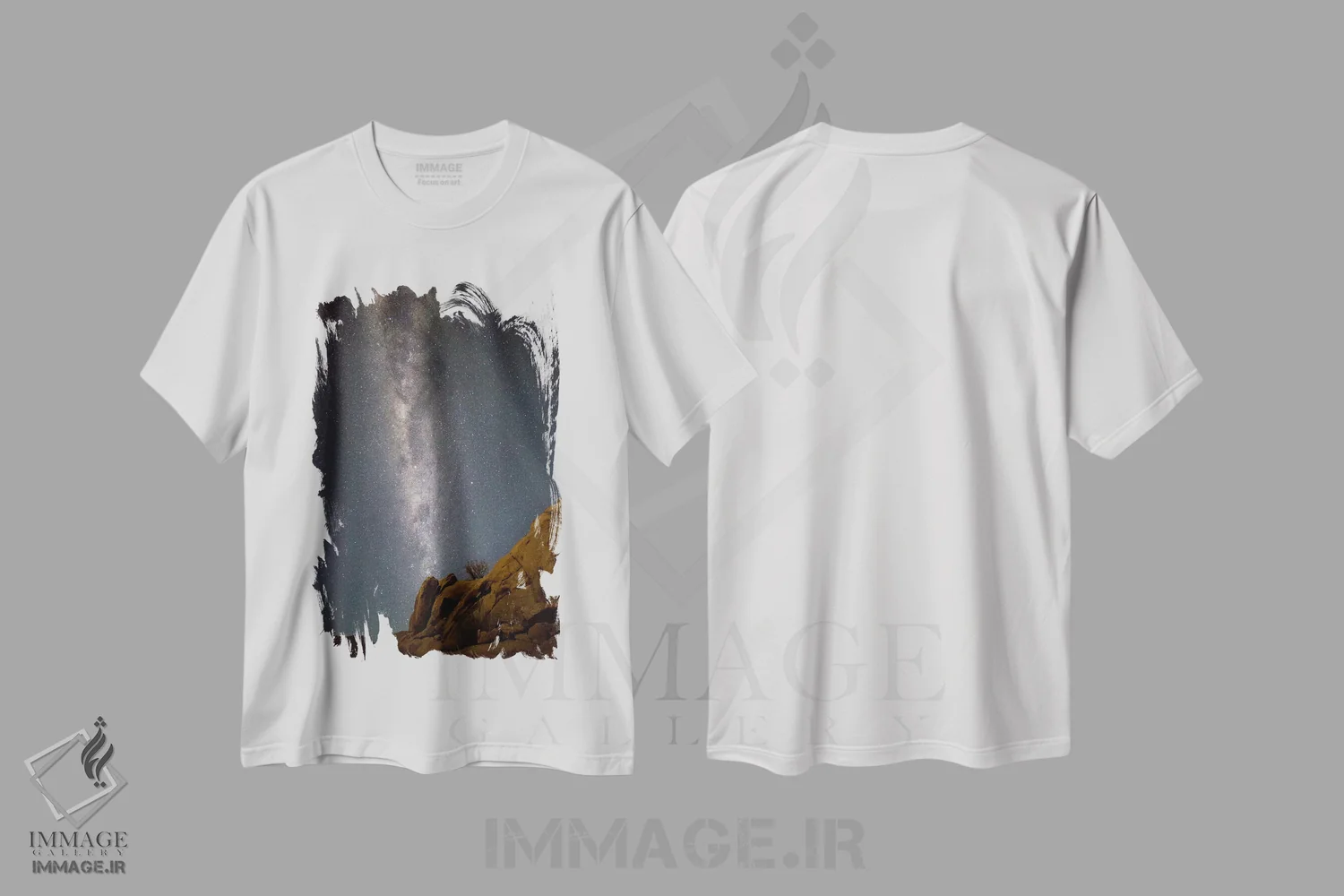 تیشرت سفید طرح دار کهکشان راه شیری از ریخترسولد، کیپ شمالی، آفریقای جنوبی، مدیوم اثر بیل یانگ | فروشگاه ایماژ