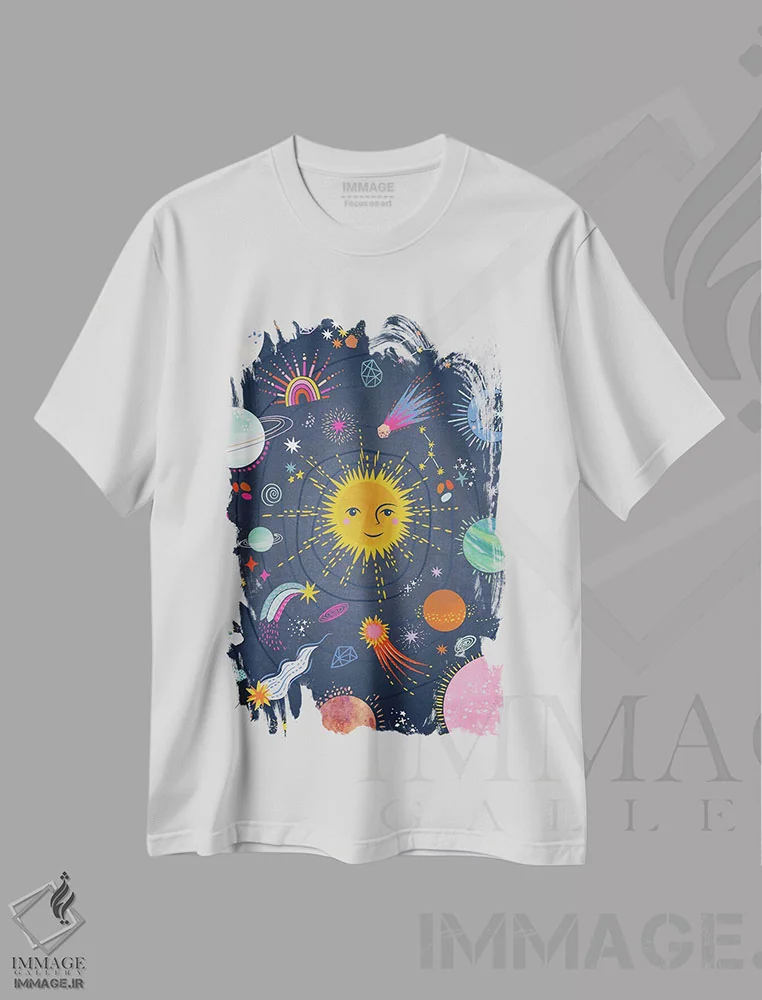 تیشرت سفید طرح دار جشنوارهٔ فضای کیهانی، هنر دیجیتال اثر کارولین آلفردز | immage.ir