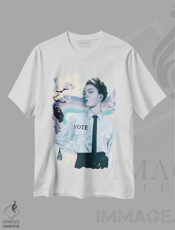 تیشرت سفید طرح دار فعال حقوق زنان، دکوراسیون جایگزین اثر کایا کوپمن | immage.ir