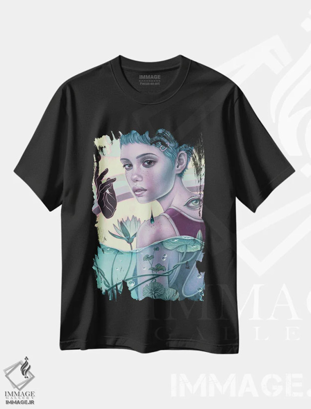 تیشرت مشکی طرح دار نیلوفر آبی، دکوراسیون جایگزین اثر کایا کوپمن | فروشگاه ایماژ