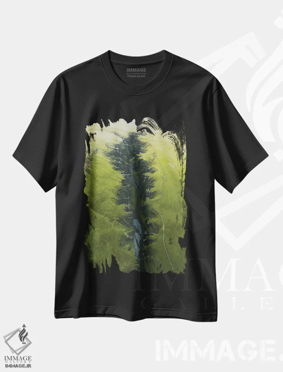 تیشرت مشکی طرح دار درهٔ سبز، عکاسی هوایی اثر آندریا کاروزو | immage.ir