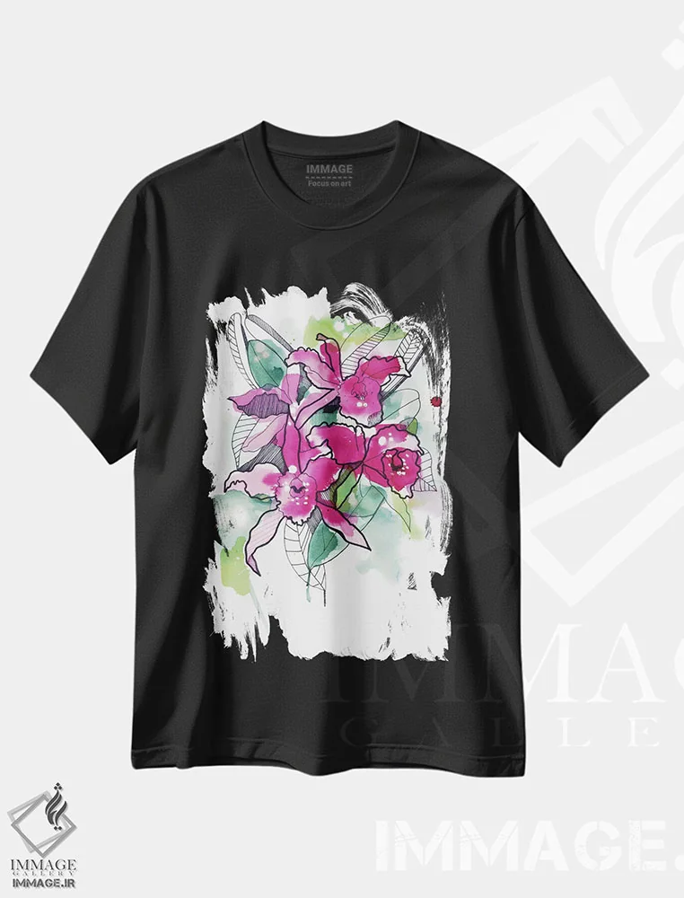 تیشرت مشکی طرح دار ارکیده های سرخابی، دکور معاصر اثر کایِنا بلانکا | فروشگاه ایماژ
