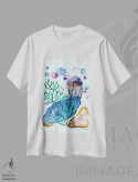 تیشرت سفید طرح دار زندگی دریایی، دکور ساحلی اثر کایِنا بلانکا | immage.ir