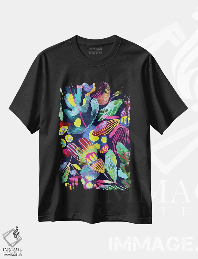 تیشرت مشکی طرح دار در شب، دکور بوهمی اثر کایِنا بلانکا | immage.ir
