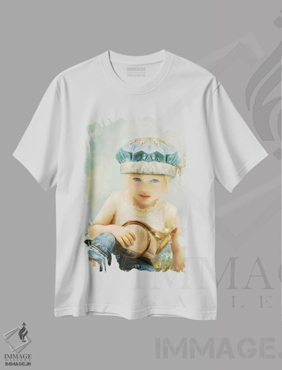تیشرت سفید طرح دار پسر کوچک آبی، هنر دیجیتال اثر شارلوت بیرد | immage.ir