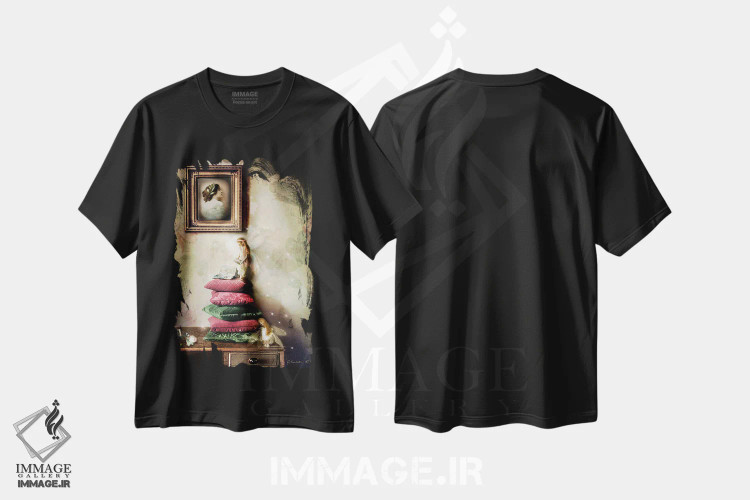 تیشرت مشکی طرح دار هنگام افتادن سایه ها، هنر دیجیتال اثر شارلوت بیرد | immage.ir