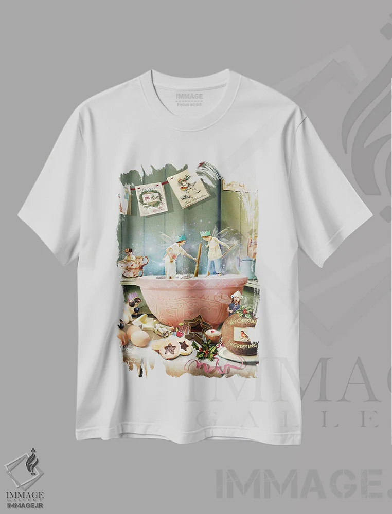 تیشرت سفید طرح دار چکه ای جادوی کریسمس، هنر دیجیتال اثر شارلوت بیرد | فروشگاه ایماژ