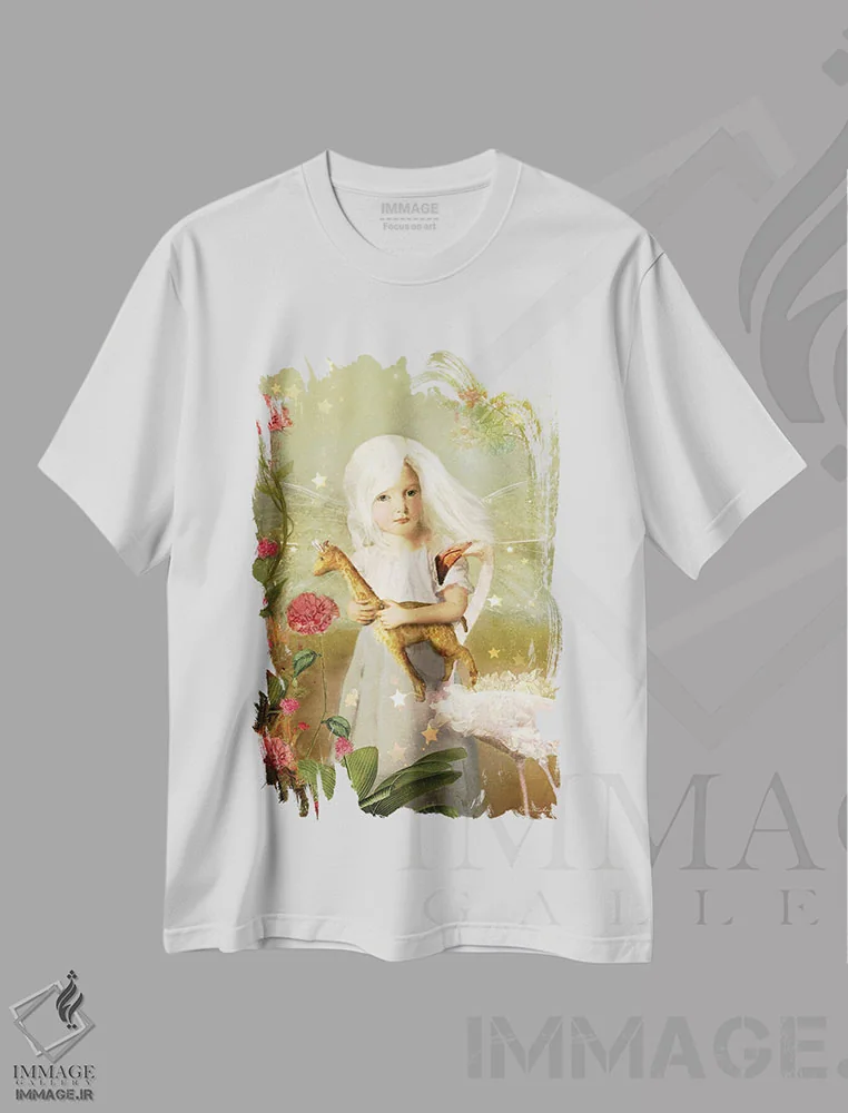 تیشرت سفید طرح دار باغ جادویی، هنر دیجیتال اثر شارلوت بیرد | immage.ir