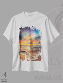 تیشرت سفید طرح دار موج پشت موج، دکور ساحلی اثر کالر بای فلیکز | immage.ir