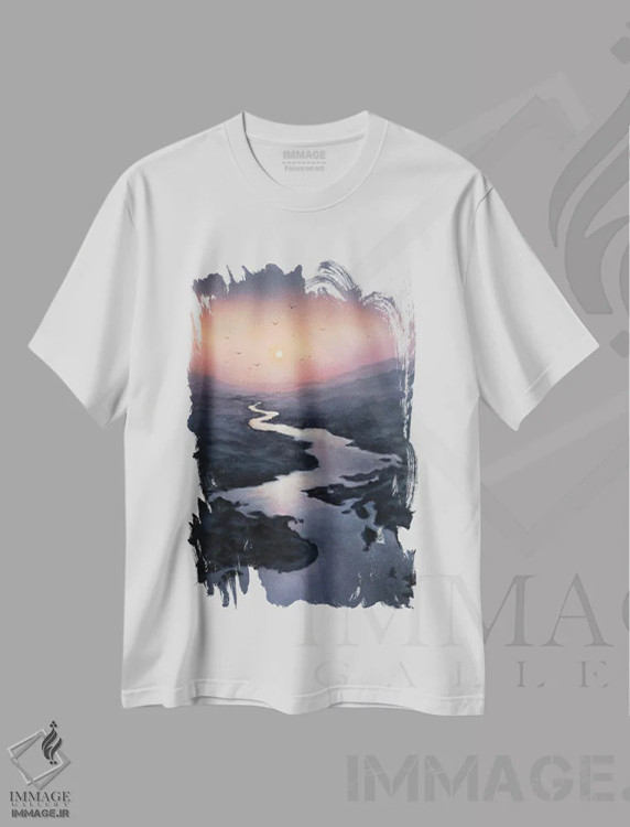 تیشرت سفید طرح دار خورشید می تابد، مدیوم اثر کالر بای فلیکز | immage.ir