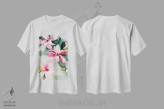 تیشرت سفید طرح دار ماگنولیاها، مدیوم اثر کلودیا بیانکی | فروشگاه ایماژ