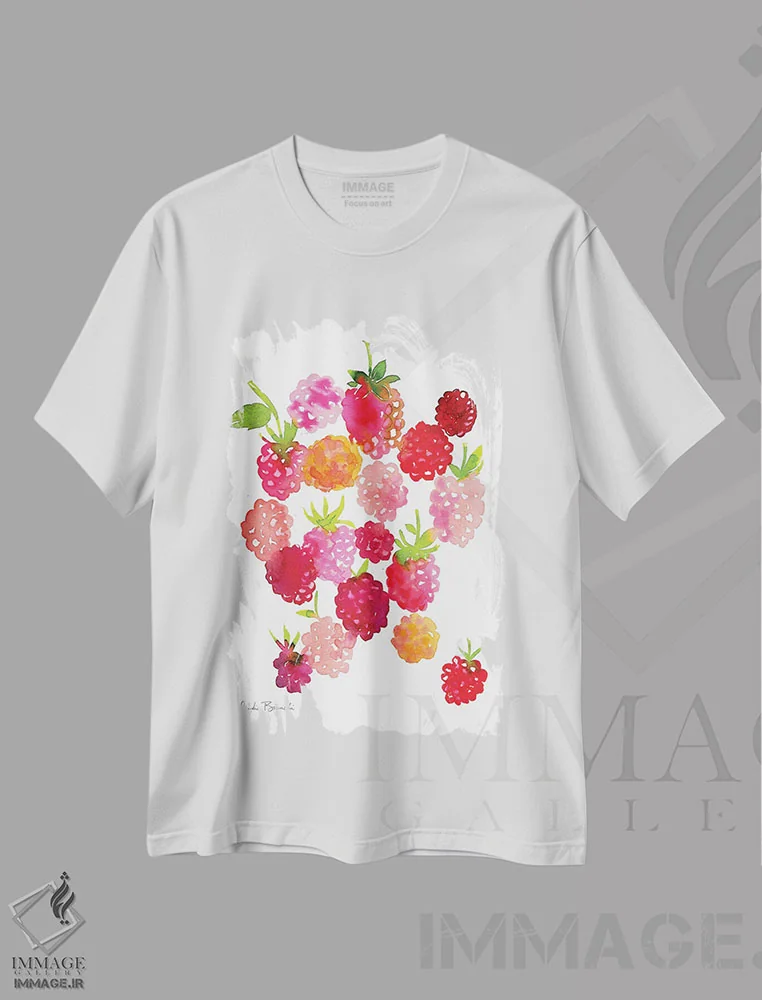 تیشرت سفید طرح دار تمشک ها، تزئینی اثر کلودیا بیانکی | immage.ir