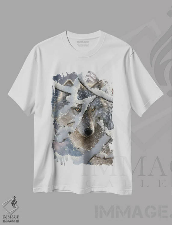 تیشرت سفید طرح دار گرگ زمستانی، دکور کلبه و لژ اثر کالین بوگل | immage.ir