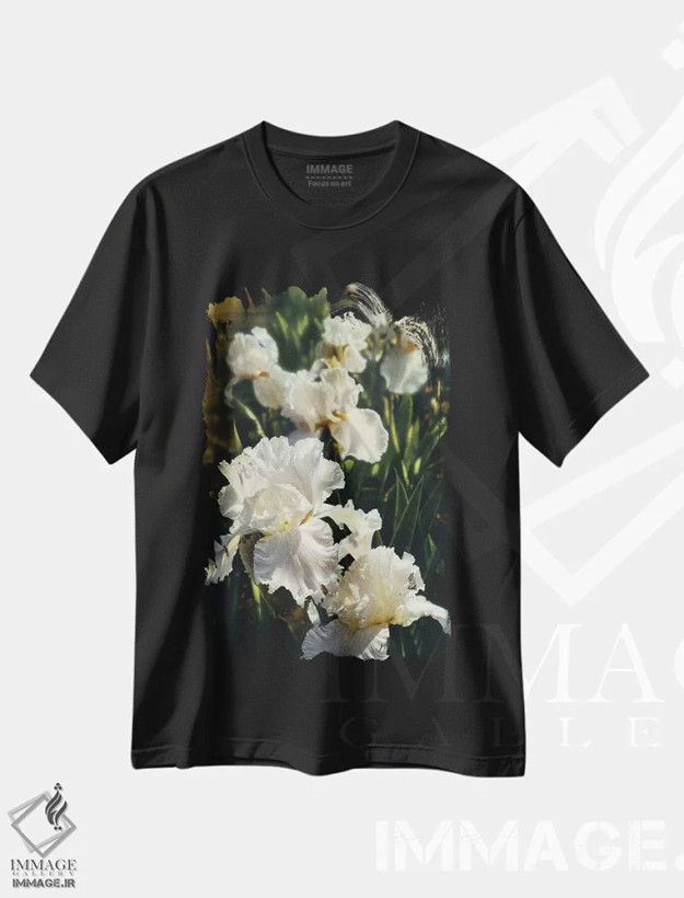 تیشرت مشکی طرح دار باغ زنبق، هنر فاخر معاصر اثر کالین بوگل | فروشگاه ایماژ