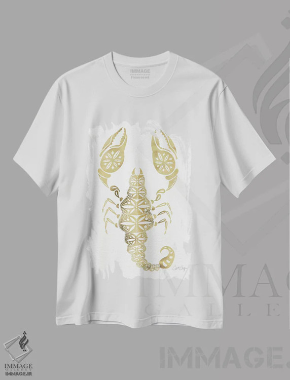 تیشرت سفید طرح دار عقرب طلایی، تزئینی اثر کت کوکیلت | immage.ir