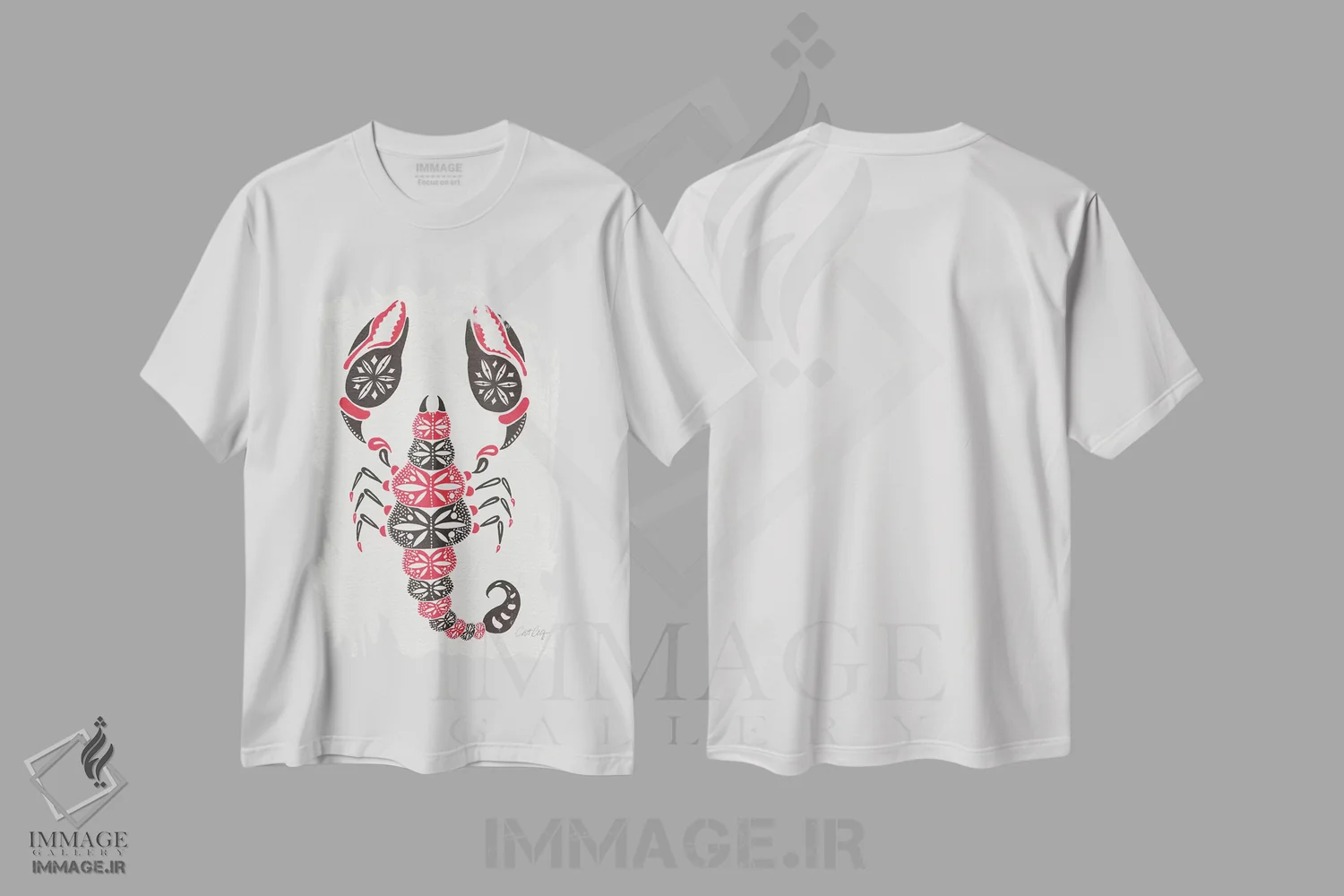 تیشرت سفید طرح دار عقرب خاکستری و صورتی، تزئینی اثر کت کوکیلت | immage.ir