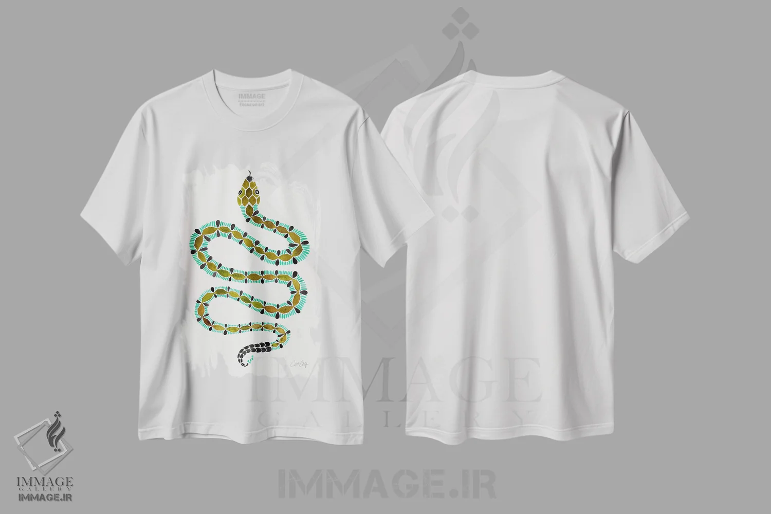 تیشرت سفید طرح دار مار تنها، دکور معاصر اثر کت کوکیلت | immage.ir