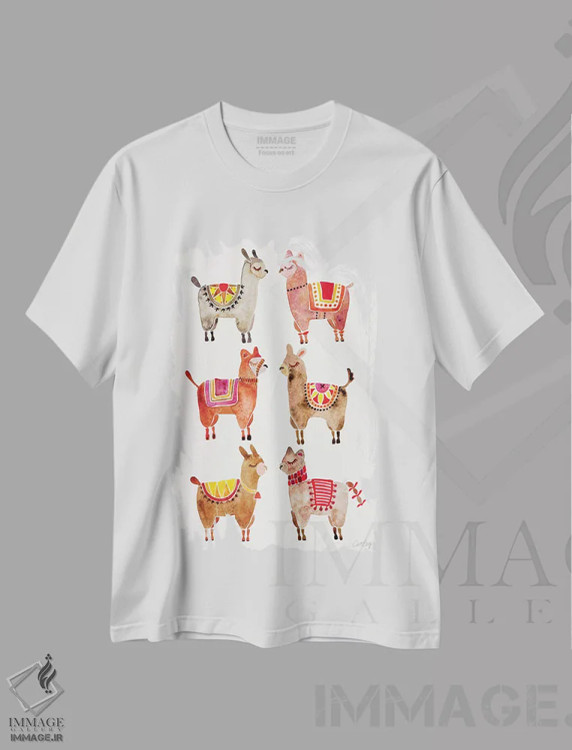 تیشرت سفید طرح دار آلپاکاها، دکور بوهمی اثر کت کوکیلت | فروشگاه ایماژ