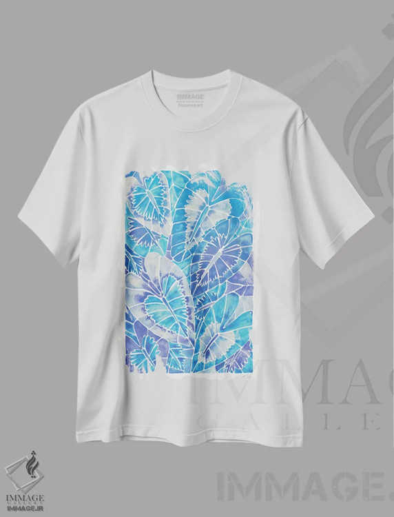تیشرت سفید طرح دار شیزماتوجلوتیس کالیپتراتای آبی، دکور بوهمی اثر کت کوکیلت | immage.ir
