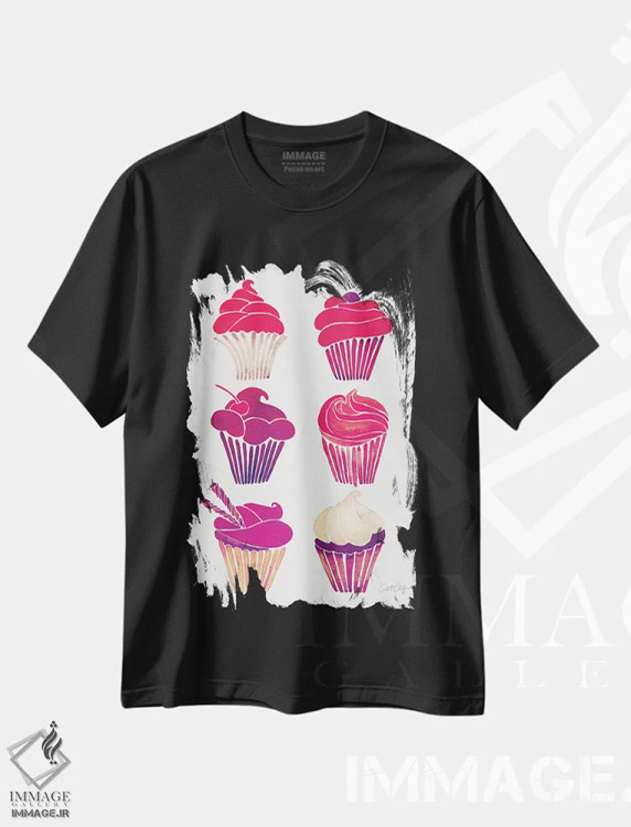 تیشرت مشکی طرح دار کاپ کیک های ارغوانی، تزئینی اثر کت کوکیلت | immage.ir