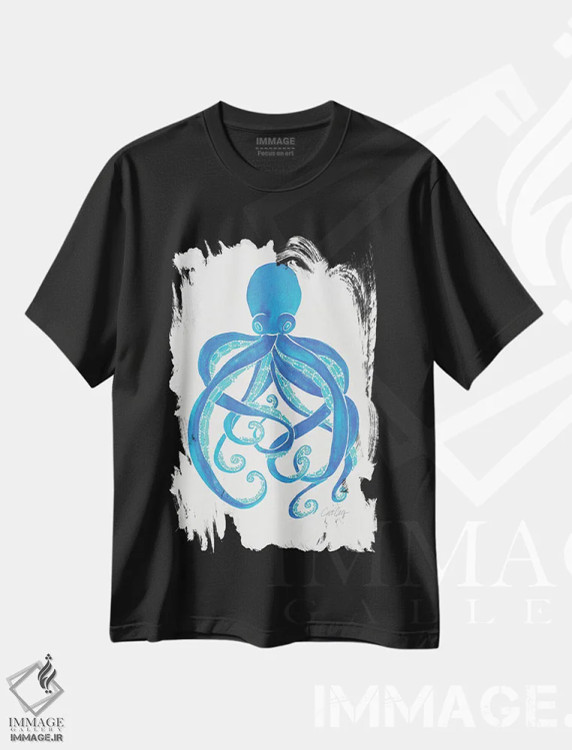 تیشرت مشکی طرح دار آبی، تزئینی اثر کت کوکیلت | immage.ir